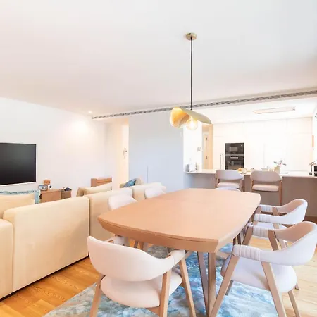 Coastal Bliss Stylish 2br By Lovelystay