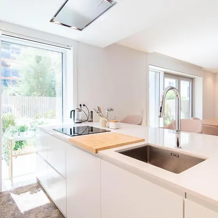 Apartmán Coastal Bliss Stylish 2br By Lovelystay *