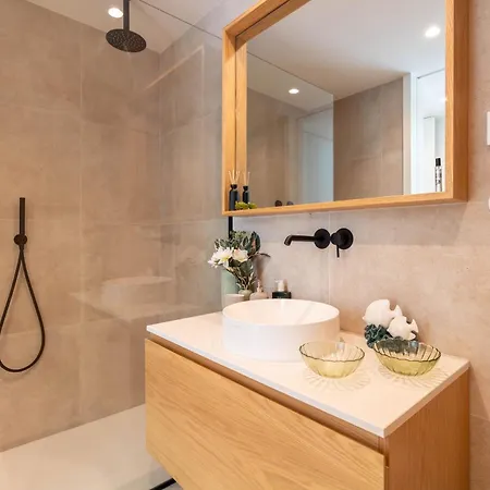 Coastal Bliss Stylish 2br By Lovelystay Appartement *